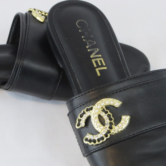 Chanel Black Leather CC Pearl Crystal Logo Slide Sandals Flat Shoes EU 38 US 8 - Picture 3 of 13